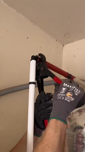 2.9K views | Fixing A Leaking Water Heater | Plumb Hero | Facebook