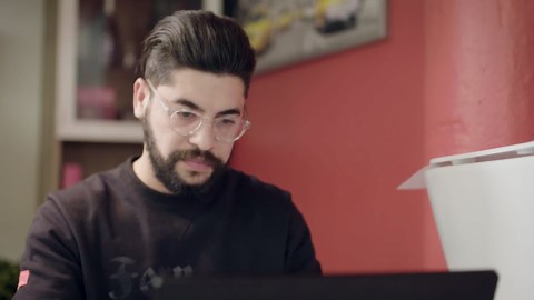 NEOGEO Mini Arcade International Version, 40 Pre-Loaded Classic SNK Games:The King of The Fighters / Metal SLUG and More, Built-in Clearly 3.5”LCD Screen, HDMI and 2 Gamepad Ports