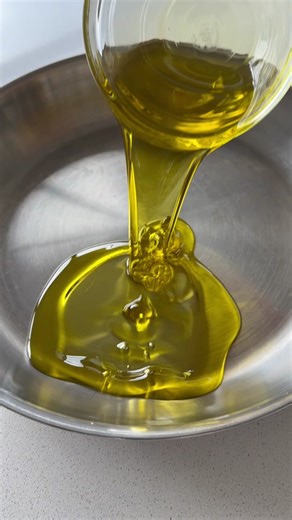 Delicious Fresh Pici Pasta with Red Wine & Baby Tomatoes Recipe