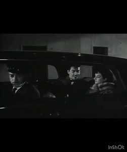 DE COLOR MORENO 1963 Había que traer a México a la pantalla grande a Lola Flores y Gilberto Martínez Solares se encargó de ello. Y era comprensible pues Lola era ya una artista consagrada en España y tanto su baile flamenco como su voz eran espectaculares. Uno de los amigos que Paco Malgesto me regaló fue Mauricio Garcés con quien la diversión estaba garantizada. Mauricio no solamente fue un apuesto galán, sino también un hijo incuestionable y un hermano estupendo. De este amigo recuerdo su perm