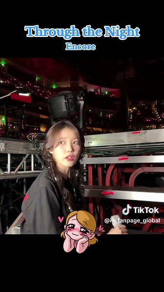 Wow, IU's reaction while listening to her fans singing