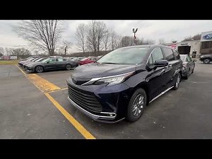2023 Toyota Sienna xle with xle plus package