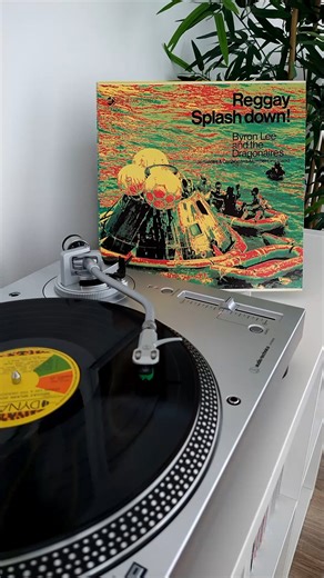 🔊🎶 Barry Biggs - I'll Be There (Album: Reggay Splash Down! - Dynamic Sounds) Spread the good Reggae vibes! Share this reel with your friends and groups, hit that follow button, and drop your favorite tune in the comments - it might be featured in our next reel! #reggae #reggaemusic @reggaeonvinyl #reggaevinyl #rootsreggae #reggaevibes #reggaelovers #reggaevideo #reggaelove | Reggaeonvinyl