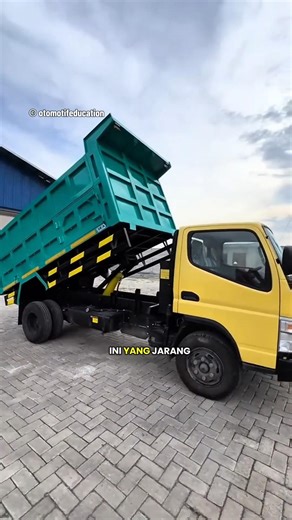 TRUCK SALESMEN EARN MILLIONS OF RUPIAH FROM TRUCK SALES? WOW, THAT'S CRAZY!!