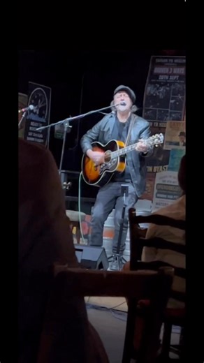 Enjoyable set live from Tafarn Yr Helen this evening. | David Lewis Parker. Musician/Band.