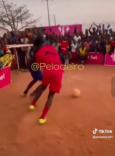 As Melhores Fintas e Dribles no Futebol de Rua