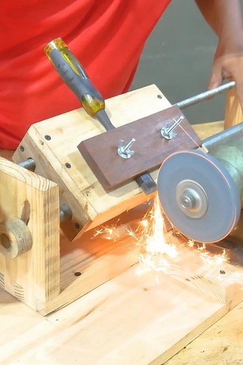 73K views · 648 reactions | Creative Idea for Sharpening Chisels #reels #woodwork #woodworking #woodart #woodcrafts #wooddiy #carpenter #carpentry | Woodworking Crafty | Facebook