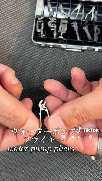 CASTEMのマイクロツールセット：12種のミニ工具