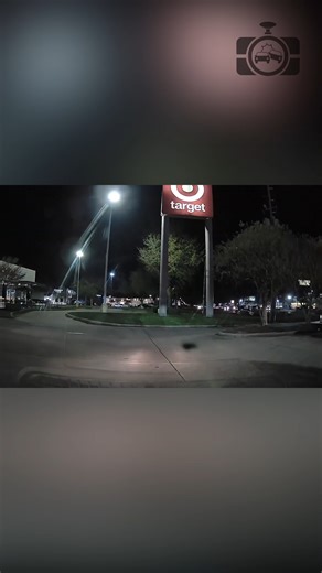 I'm guessing thse drivers thnink the pavement markings are just for decoration. | Dashcam Lessons