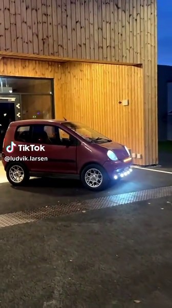 Exploring the Aixam 400 and CFMoto Features