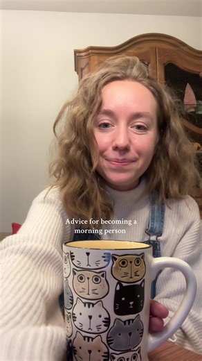 Having a slow morning routine and making something that I look forward to each day helps for much for being a morning person! #becomingamorningperson #5ammorningroutine #5amclub #wakingupearly #morningperson