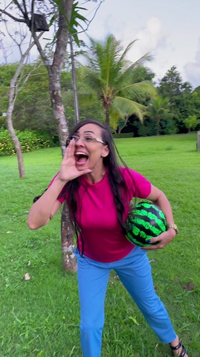 Love Monkeys 😰😱🍌🐒 #funnymoments #funny #mood #comedy #collor #gorilla #like #run #shorts