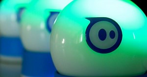 Sphero smartphone-controlled ball is ready to roll