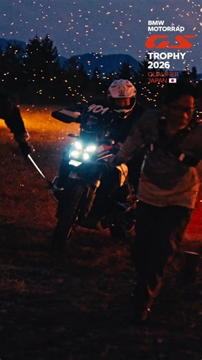 2年に一度、世界中のGSライダーが集う International GS Trophy。次の舞台は、雄大なルーマニア。 2026年の世界大会に挑む日本代表を選ぶべく、2025年10月10日〜13日に開催された国内選考会の模様を、ダイジェスト映像でお届けします。 泥を蹴り上げ、仲間と共に前へ進む瞬間。 悔しさも歓喜も分かち合いながら挑む姿は、まさに “MAKE LIFE A RIDE” 参加者の声と選手たちの全力の挑戦から、GS Trophyの魅力が深く心に響きます。 ▼動画フルバージョンはこちら https://youtu.be/JeVEOn0xvKg #MakeLifeARide #SpiritOfGS #BMWMotorrad #BMWモトラッド #駆けぬける歓び | BMW Motorrad Japan
