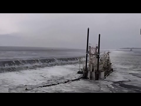 2011 Japan Tsunami - Chikyu Boat, Hachinohe Port. (Full Footage)