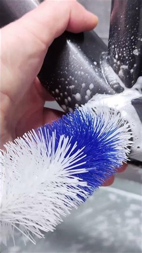 How to thoroughly clean a bike frame, with detailed bottom bracket thread cleaning