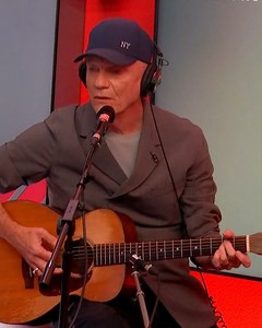 513K views · 12K reactions | Gaëtan Roussel reprend "La tendresse" de Bourvil dans Le Drive RTL2 懶 | RTL2 | Facebook