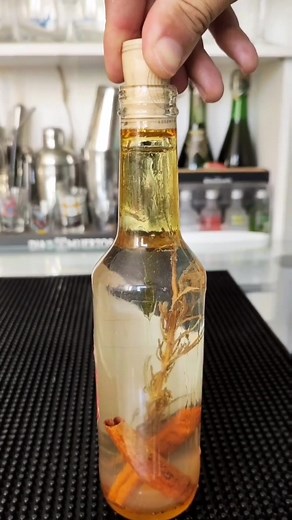 Cachaça Artesanal com Canela e Mel: Receita Especial