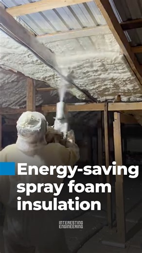 Spray foam insulation is professionally applied to the underside of the roof, where it expands to seal air leaks, improve thermal performance, reduce moisture intrusion, and enhance overall energy efficiency in attics and enclosed structural spaces. 🎥: penachi_uz / IG | Interesting Engineering