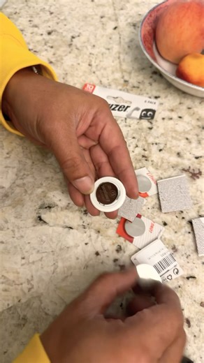 How to change battery for iTag