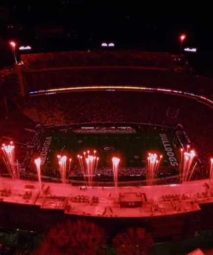 College Football Kings | ESPN released the 2025 College Football theme song for the network 🏈🎶 “don’t wait run fast” by Machine Gun Kelly | Instagram