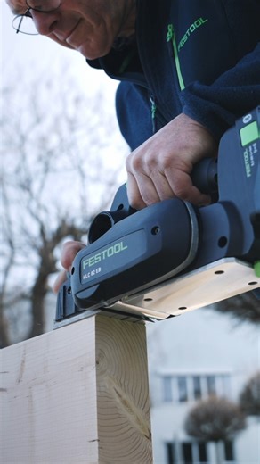 Découvrez le nouveau rabot sur batterie Festool HLC 82 Maniable, rapide et précis ✨ Obtenez des surfaces lisses en réduisant le temps de ponçage 😍 Disponible chez votre distributeur habituel à partir d'octobre 2025 ✅ Scie circulaire à capot basculant sur batterie HLC 82 : Référence 578600 🌐 festool.fr/578600 #festool #festoolfrance #festoolfan #festoolme #tools #powertools #newtools #newproduct #toolsofthetrade #18v #cordless #sawing #saw #cordlesssaw #ilovemyfestool #HLC82 #festoolsystem | Fe