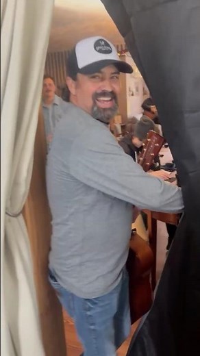 back in the studio house. snow on the ground and more on the way tonight. life is good