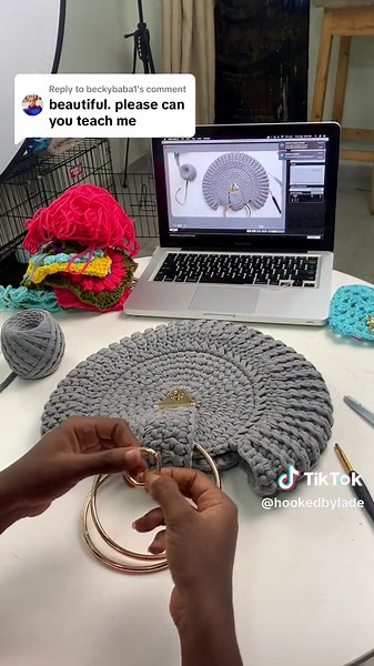 Beginner-Friendly Crochet Course: Oreo Bag Design Tutorial