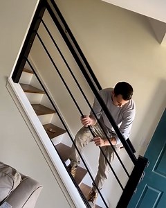 Upgrade your home with this DIY handrail! | Simple ideas