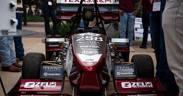 Texas A&M engineering students show off capstone projects