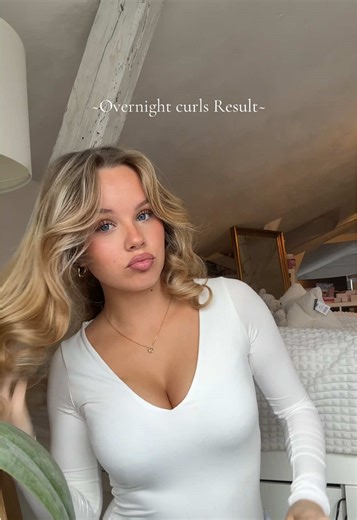 Wollt ihr ein Tutorial? 🥹 #overnightblowout #heatlesscurls #result #blowout #cleangirlhair
