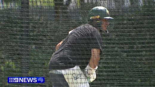 Usman Khawaja's former batting partner, David Warner, says the opener deserves another chance to extend his career in Adelaide. #9News | 9 News Sydney