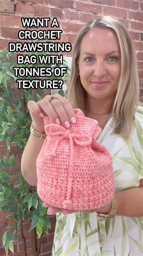 30K views · 379 reactions | Fancy yourself a little project for your hook?The Dakota Drawstring Bag is such a fun project, with this beautiful feather stitch texture, it’s a pleasure to see it build. Comment DAKOTA and I’ll send you all the details for this free pattern! 殺#crochetbag #crochetpattern | Bella Coco Crochet | Facebook