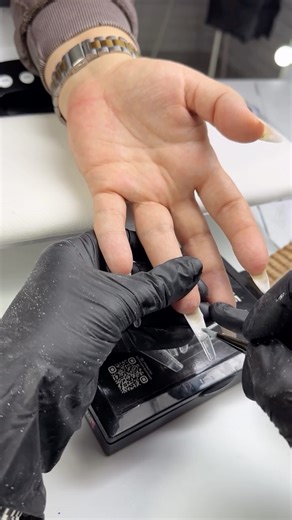 ★МАНИКЮР•ПЕДИКЮР•АКТОБЕ★ on Instagram: "Укрепление ногтей гелем с помощью верхних форм 🥰"