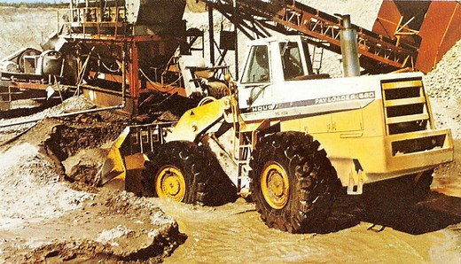 The International-Harvester 560 payloader - Contractor Magazine