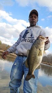 9.2K views · 421 reactions | NOW THIS MY TYPE OF CARRYING ON‼️.. MERRY CHRISTMAS  #CRAPPIECASKET #TEAMDANDD #takeakidfishing #summer #bite #bigfish #bayoucustombaits #bnmpoles #k9fishing #tsmithhairjigs #Memphis #tennessee #Arkansas #Mississippi #slab #creatingmemories #MonstermotorTscopeandcrappiebrakes #fypシ #foryouシpage #fypageシ | Derrick Stokes | Facebook