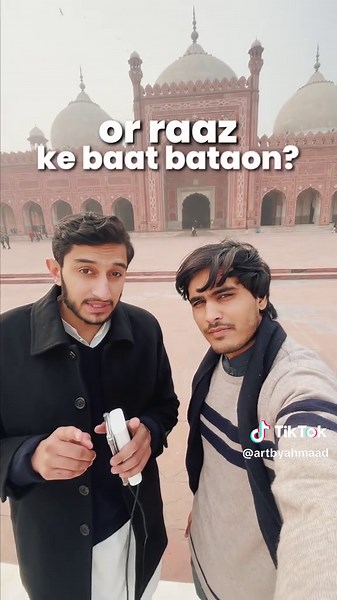 The Badshahi Masjid🕌 The last and the most famous masjid of the Mughal era standing like a memorable heritage for the Lahoris. Built in the Aurangzeb era, It was constructed between 1671 and 1673 during the rule of Aurangzeb. It is widely considered to be one of the most iconic landmarks of the Punjab. Badshahi Masjid is not only masjid but also a picnic point and the most visited place of Lahore and one of the most famous of Pakistan. Badshahi Masjid feature red sandstone with white marble inl