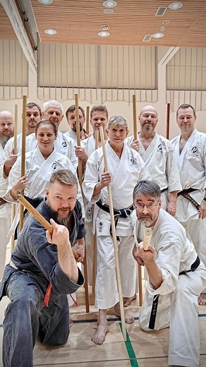 I thoroughly enjoyed teaching bojutsu @kauniaistenkarate today! The goal was to get through the Peichin kumi bo of Yamaneryu, and so we did. Great effort by everyone!💪😊 #yamaneryu #bojutsu #kobudo #kobujutsu #koryuuchinadi | Kyoshi Ante Brännbacka