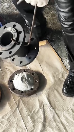 Pipe peng on Instagram: "Plastic-Lined Steel Pipes Plastic-lined steel pipes are high-performance composite piping systems, consisting of a carbon steel outer shell and an inner lining of polyethylene (PE), polypropylene (PP), or polytetrafluoroethylene (PTFE). The steel shell ensures excellent structural strength and pressure-bearing capacity, while the plastic lining provides superior corrosion resistance, non-adhesion, and contamination-free performance. Suitable for conveying strong acids, a