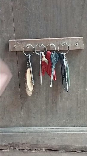 A Carpenter's Secret Wall Hack! 🗝️ ⭐⭐⭐⭐⭐! #diy #craft #woodworking # #keyholder #handmade