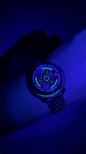 You’ve Never Seen a Watch Display Time Like THIS! 😲”