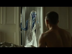 The Alien Queen Couldn’t Be Spoken To—So She Whispered to Me in the Dark