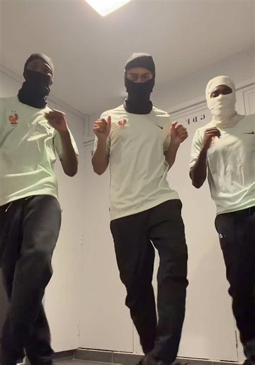 Vidéos de NELS ´🏚️ (@nls_cbn) avec Down - Jay Sean