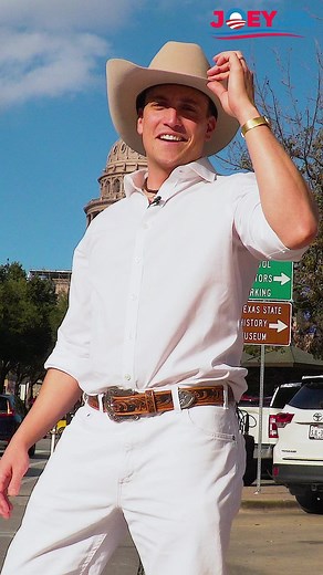 Hi, I’m Joey Avery. And I approved this message. See y’all at @capcitycomedy April 28th and 29th. ••🎥🎞️: @teedurgs #comedy #comedian #austin #austintexas #austintx #austineats #austinblogger #austinlife #austin360 #austinevents #austincomedy | Joey Avery