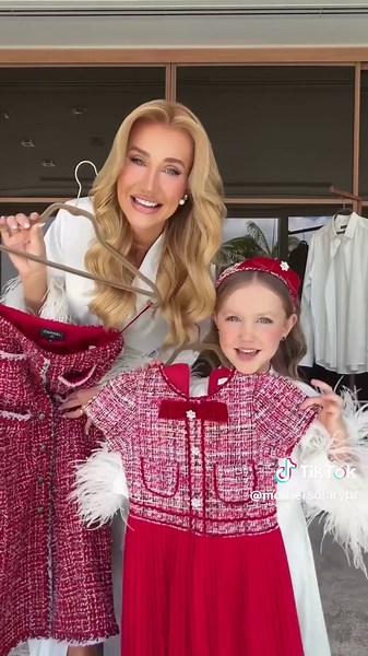 Get ready with us!!! Arrumando para almoço de Natal! 🎄 #natal #look #maeefilha #outfit #maedemenina