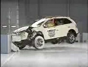 Crash Test of 2007 - 2011 Ford Edge / Lincoln MKX (Frontal Offset) IIHS