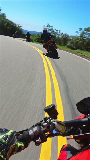 Chasing a Ducati Streetfighter V2 🙁