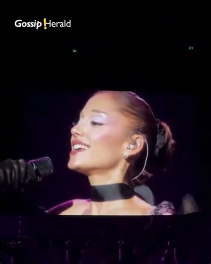 Ariana Grande brings “Sometimes” to Montreal Night 2 🌙🎤