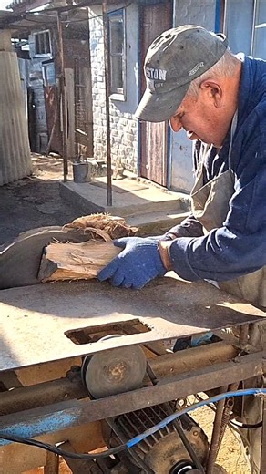 circular saw #woodworking #cuttingwood #powertools #diywoodworking #carpentry #woodproject #tools