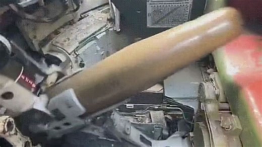 T-64装填炮射导弹